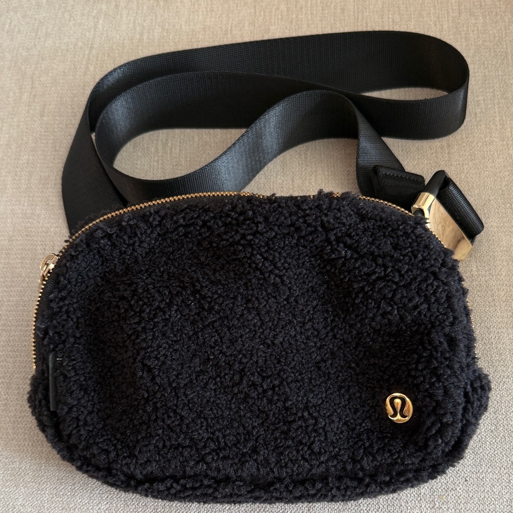 lululemon athletica Black Sherpa Crossbody Bag